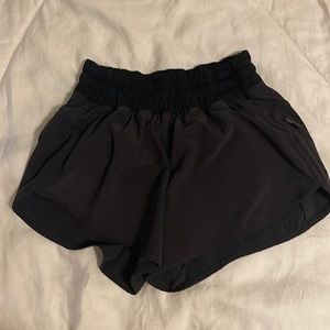 Black Lululemon Tracker Low-rise Lined Short 4 inch